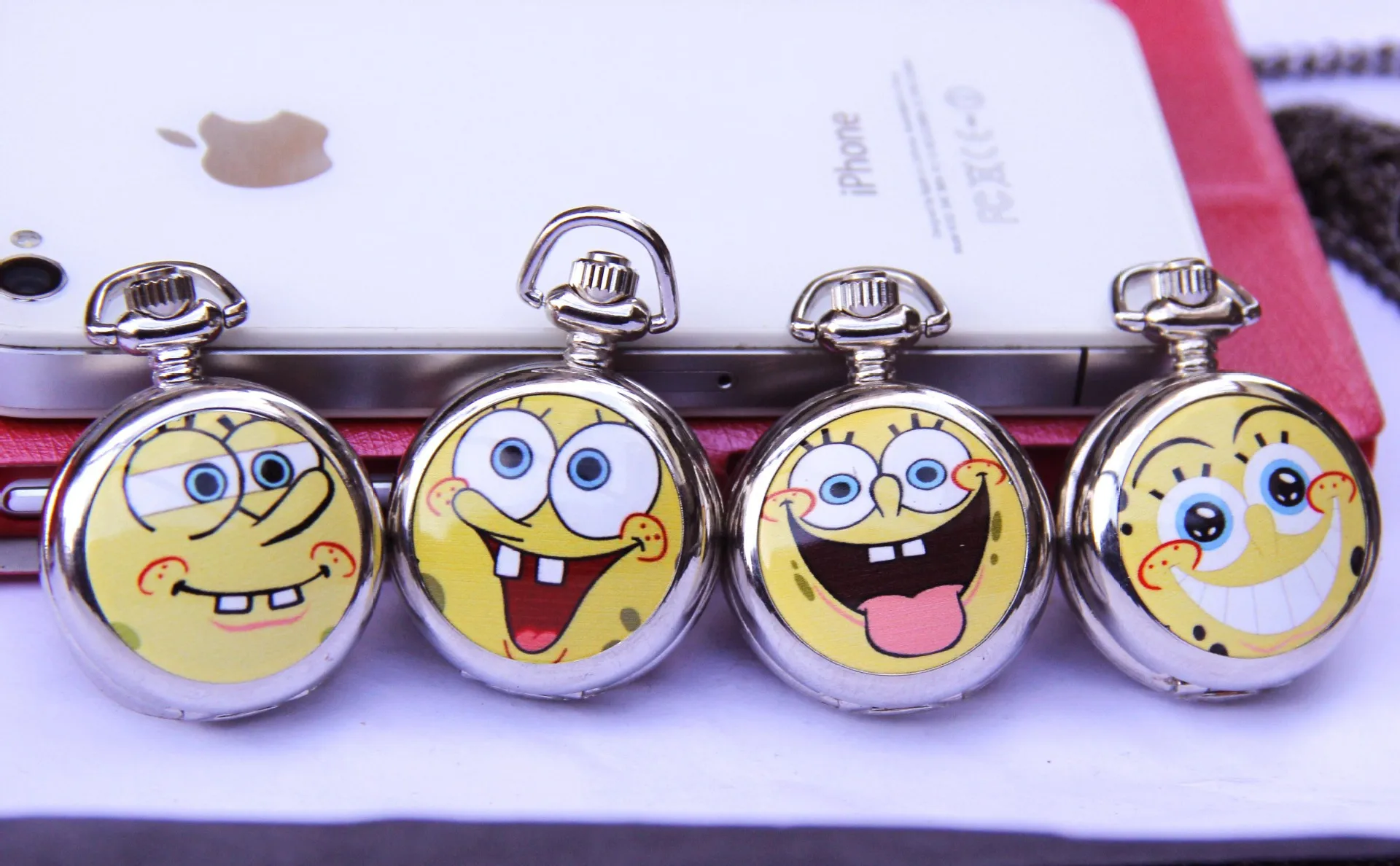SpongeBob SquarePants Pocket Watch White Steel Enamel Small Pocket Watch Wholesale Explosive Pocket Watch With Mirror Inside
SpongeBob SquarePants Pocket Watch White Steel Enamel Small Pocket Watch Wholesale Explosive Pocket Watch With Mirror Inside