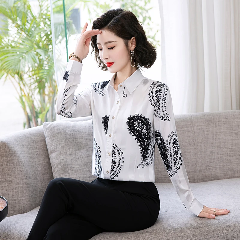 Satin Loose Women's Shirts New Fashion Blouses Printing Polo Collar Autumn Casual Long Sleeve Top Korean Style Female Clothing
Satin Loose Women's Shirts New Fashion Blouses Printing Polo Collar Autumn Casual Long Sleeve Top Korean Style Female Clothing