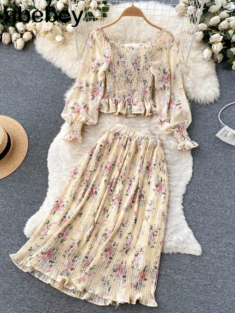 Casual Women Printed Chiffon Two Piece Set Female Square Collar Lantern sleeve Blouse + High Waist Pleated Skirt Suit New Outfit
Casual Women Printed Chiffon Two Piece Set Female Square Collar Lantern sleeve Blouse + High Waist Pleated Skirt Suit New Outfit