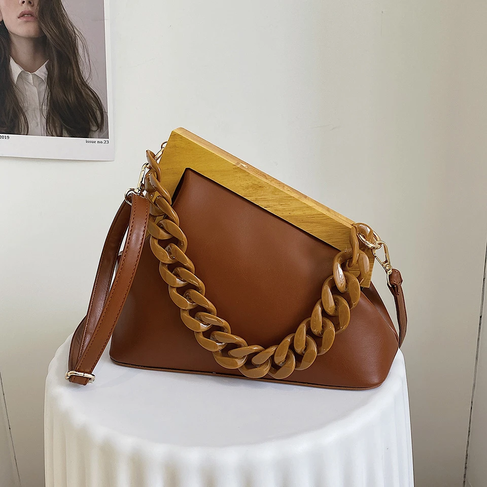 Women's Bag 2022 Trend Fashion Shoulder Crossbody Bags Luxury Designer Small Cluth Purses and Handbags Chains Cloud Bag Female 
Women's Bag 2022 Trend Fashion Shoulder Crossbody Bags Luxury Designer Small Cluth Purses and Handbags Chains Cloud Bag Female