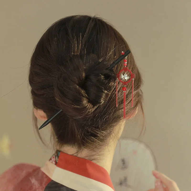 Chinese Style New Hair Stick Red Lantern Tassel Pearl Hair Bun Chopsticks Bride Hair Jewelry Girls Vintage Hanfu Decor Hairpin
Chinese Style New Hair Stick Red Lantern Tassel Pearl Hair Bun Chopsticks Bride Hair Jewelry Girls Vintage Hanfu Decor Hairpin