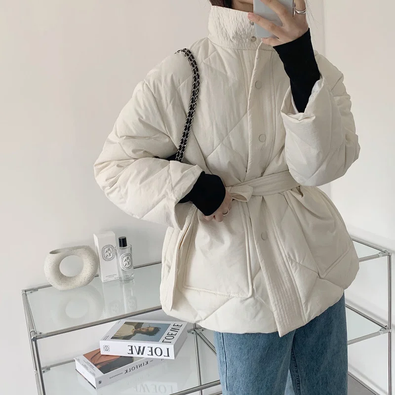 Winter Thickened Diamond Check Cotton Padded Jacket Single-breasted Zipper Tie-up Parka Coat Stand-up Collar Female Jacket
Winter Thickened Diamond Check Cotton Padded Jacket Single-breasted Zipper Tie-up Parka Coat Stand-up Collar Female Jacket