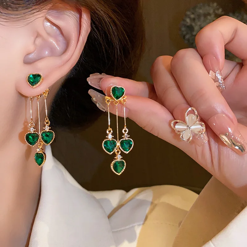 Fashion Trend Elegant Delicate Unique Design Light Luxury Green Zircon Heart Tassel Earrings Women Jewelry Party Premium Gift
Fashion Trend Elegant Delicate Unique Design Light Luxury Green Zircon Heart Tassel Earrings Women Jewelry Party Premium Gift