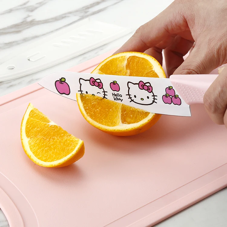 Нож Hello Kitty, 7 шт., ножи для резки пшеничной соломы, кухонный набор ножей, пластиковая разделочная доска, нож для чистки фруктов
Нож Hello Kitty, 7 шт., ножи для резки пшеничной соломы, кухонный набор ножей, пластиковая разделочная доска, нож для чистки фруктов