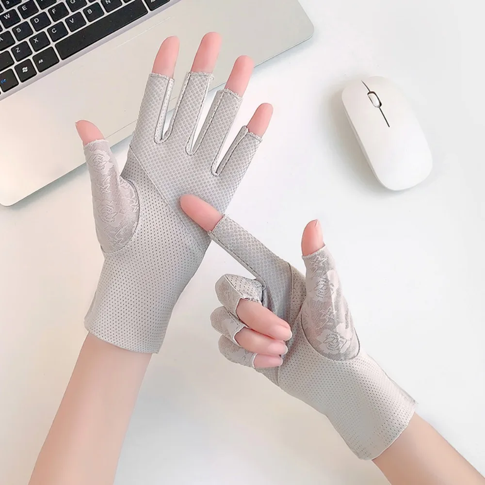 Flowers Lace Flowers Gloves Lace Driving Gloves Half Finger Gloves for Women Summer Driving Cycling Riding Outdoor Gift Girls
Flowers Lace Flowers Gloves Lace Driving Gloves Half Finger Gloves for Women Summer Driving Cycling Riding Outdoor Gift Girls