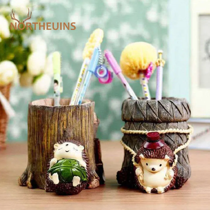 NORTHEUINS Resin Stump Hedgehog Penholder Figurines Home Study Room Desktop Storage Container Ornament Decoration Accessories
NORTHEUINS Resin Stump Hedgehog Penholder Figurines Home Study Room Desktop Storage Container Ornament Decoration Accessories