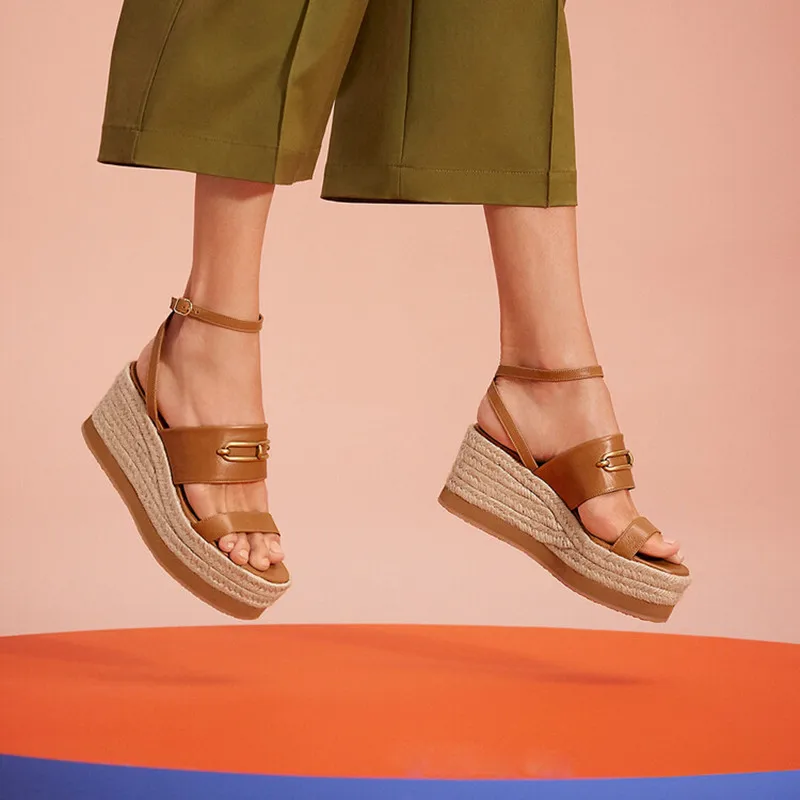Europe and The United States New Summer Wedge Heel Platform Women's Sandals Fashion Comfortable Fish Mouth High Heel Sandals
Europe and The United States New Summer Wedge Heel Platform Women's Sandals Fashion Comfortable Fish Mouth High Heel Sandals