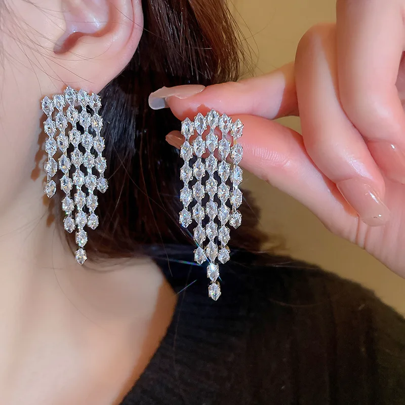 Luxury Horse's Eye Zircon Multi-tassel Color Gold Earrings Ladies 2023 Korean Fashion Jewelry Wedding Girl Elegant Accessories
Luxury Horse's Eye Zircon Multi-tassel Color Gold Earrings Ladies 2023 Korean Fashion Jewelry Wedding Girl Elegant Accessories