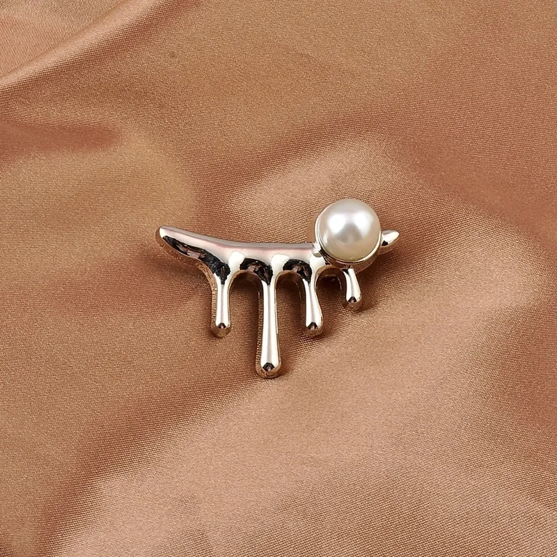 Irregular Pearl Brooches Versatile Personality Suit Pin Fashion Women Suit Brooch Pins Clothing Accessories Jewelry Party Gifts
Irregular Pearl Brooches Versatile Personality Suit Pin Fashion Women Suit Brooch Pins Clothing Accessories Jewelry Party Gifts