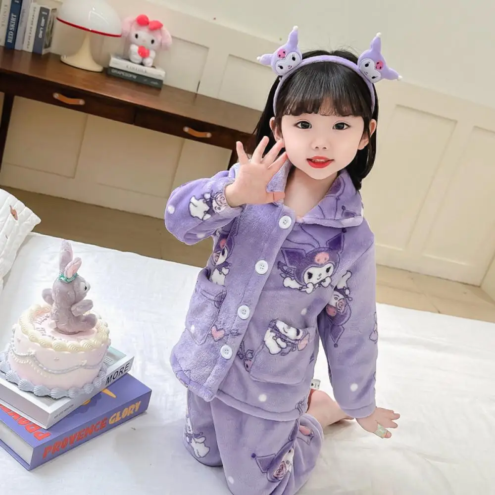 Детская Пижама Sanrio Kurome, костюм для девочек, домашний кардиган с длинными рукавами, бархатная утепленная Корейская версия, мультяшное аниме фигурка
Детская Пижама Sanrio Kurome, костюм для девочек, домашний кардиган с длинными рукавами, бархатная утепленная Корейская версия, мультяшное аниме фигурка