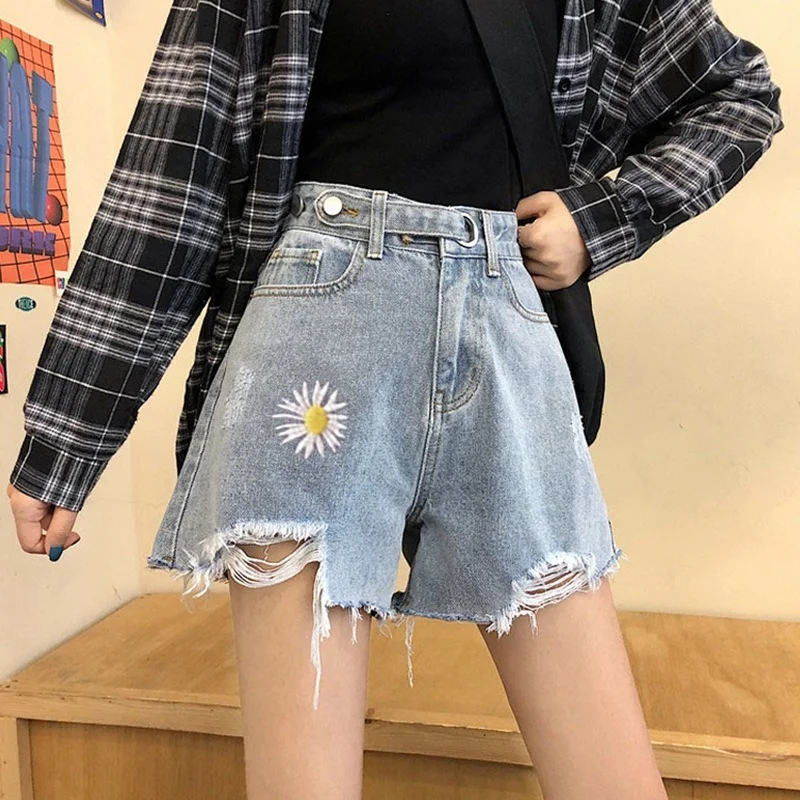 2021 Summer Women Sweet High Waist Diasy Embroidery Blue Denim Shorts Irregular Preppy Solid Streetwear Wide Leg Jeans Shorts
2021 Summer Women Sweet High Waist Diasy Embroidery Blue Denim Shorts Irregular Preppy Solid Streetwear Wide Leg Jeans Shorts