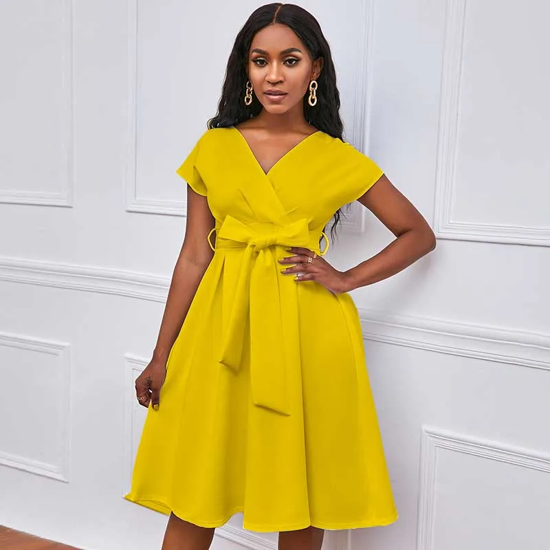 Women V Neck Dress 2022 Summer Yellow Pleated A Line Waist Belt Fashion Female African Daily Evening Party Elegant Robe Vestidos
Women V Neck Dress 2022 Summer Yellow Pleated A Line Waist Belt Fashion Female African Daily Evening Party Elegant Robe Vestidos
