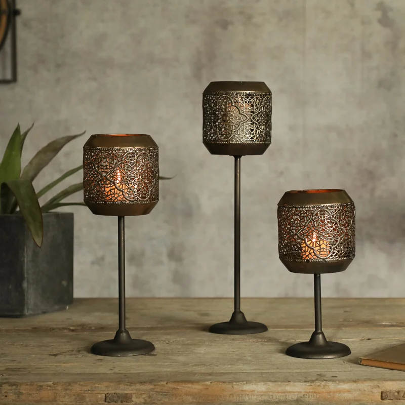 European industrial iron candle holders retro nostalgia dining table candlestick props three-dimensional hollow home decoration
European industrial iron candle holders retro nostalgia dining table candlestick props three-dimensional hollow home decoration