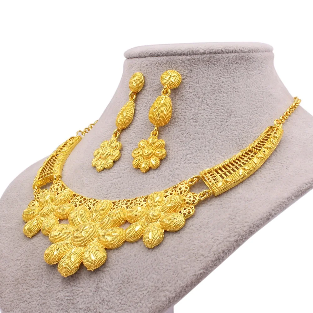 New RoseL Arabian 24K gold jewelry set women's middle Eastern wedding necklace earring set 24K Gold Luxury jewelry set Saudi
New RoseL Arabian 24K gold jewelry set women's middle Eastern wedding necklace earring set 24K Gold Luxury jewelry set Saudi