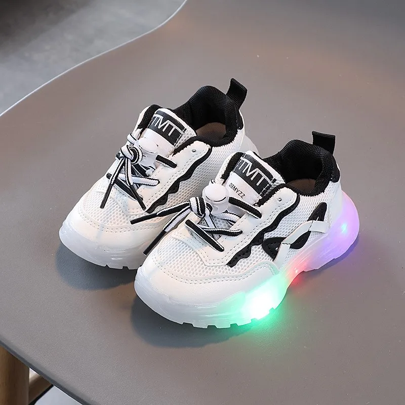 CAPSELLA KIDS Led Sneakers Baby Boys Sports Shoes 1-6 Years Girls Light Up Breathable Running Shoes Infant Glowing First Walkers
CAPSELLA KIDS Led Sneakers Baby Boys Sports Shoes 1-6 Years Girls Light Up Breathable Running Shoes Infant Glowing First Walkers