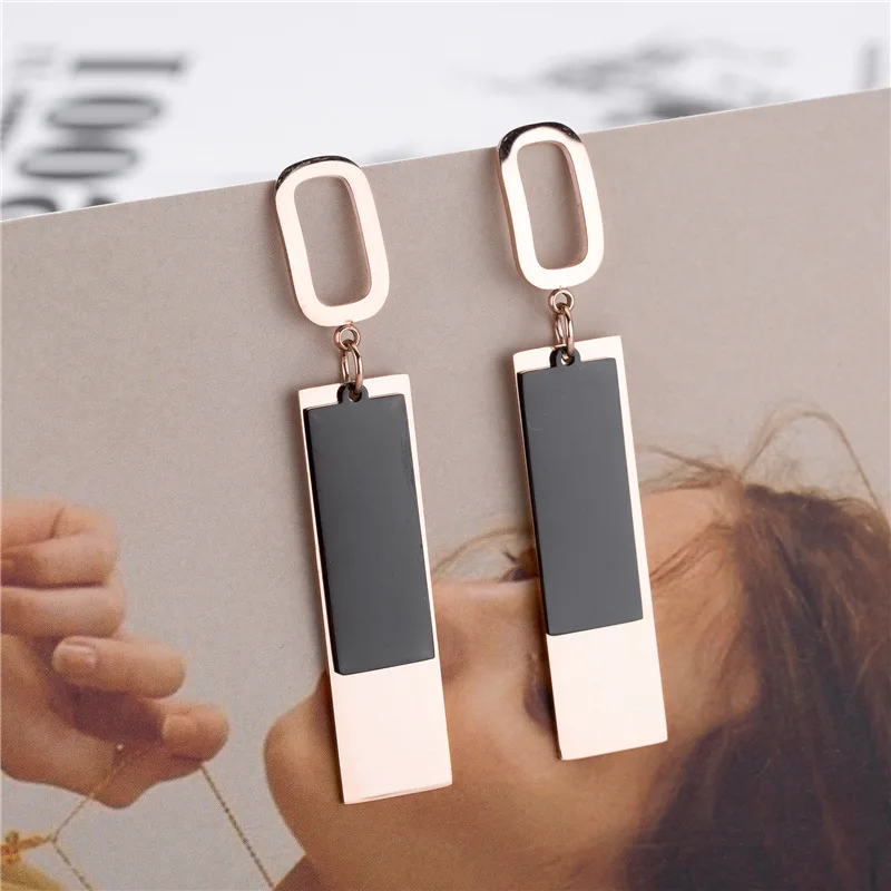 Titanium Steel Double Layer Geometric Stud Earrings For Women Personality Charm European Hip Hop Jewelry
Titanium Steel Double Layer Geometric Stud Earrings For Women Personality Charm European Hip Hop Jewelry