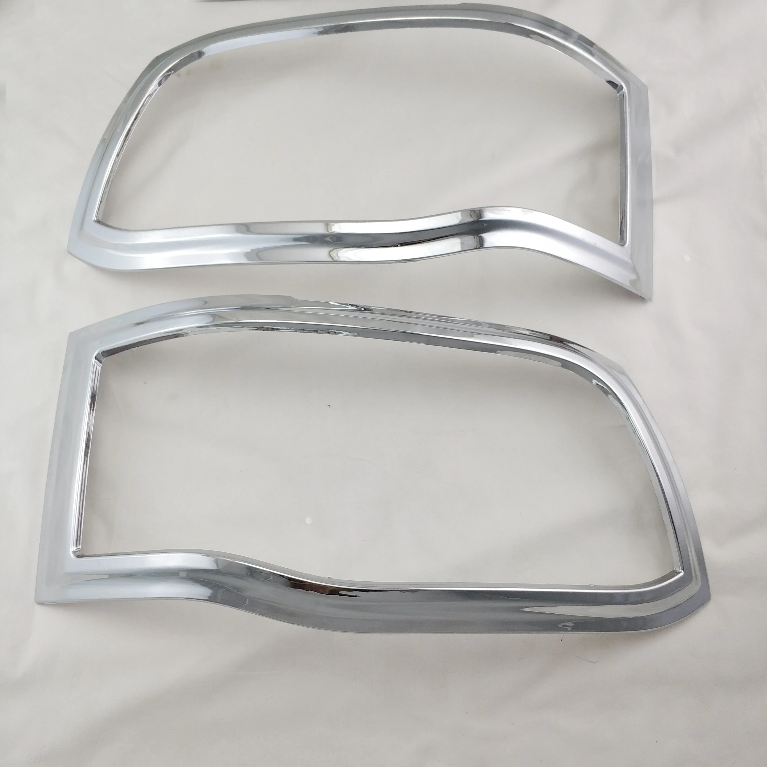 Хромированная накладка на переднюю фару 2012-2013 для головного света, декоративная рамка для автомобильных аксессуаров
Хромированная накладка на переднюю фару 2012-2013 для головного света, декоративная рамка для автомобильных аксессуаров