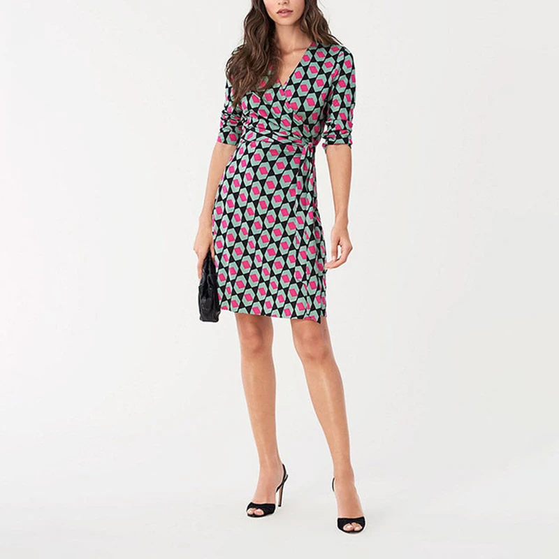 Women's V Neck Square Print One Piece Wrap Dress Neck Waist Tie Half Sleeves Chic Short Robe Fashion Dress 2022
Women's V Neck Square Print One Piece Wrap Dress Neck Waist Tie Half Sleeves Chic Short Robe Fashion Dress 2022