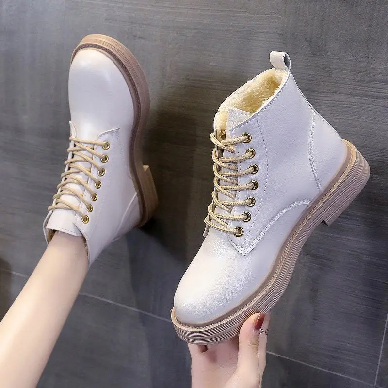 QWEEK British Plush Short Lace-up Boots 2022 New Chelsea White Black Autumn Winter Korean Flat Platform Shoes Rubber Designer
QWEEK British Plush Short Lace-up Boots 2022 New Chelsea White Black Autumn Winter Korean Flat Platform Shoes Rubber Designer
