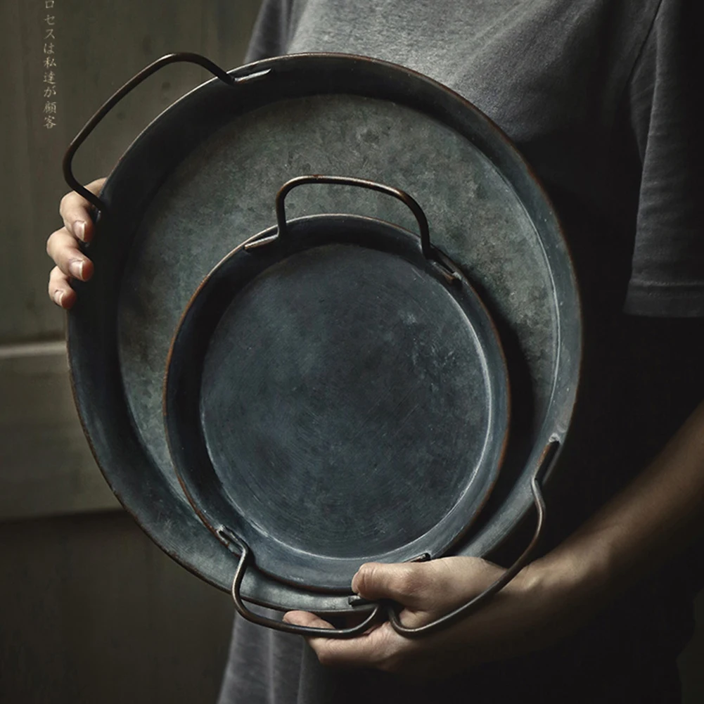 European Retro Metal Plate With Handles Handcrafted Round Wrought Vintage Storage Bread Dessert Tray Home Decor Garden Restauran
European Retro Metal Plate With Handles Handcrafted Round Wrought Vintage Storage Bread Dessert Tray Home Decor Garden Restauran