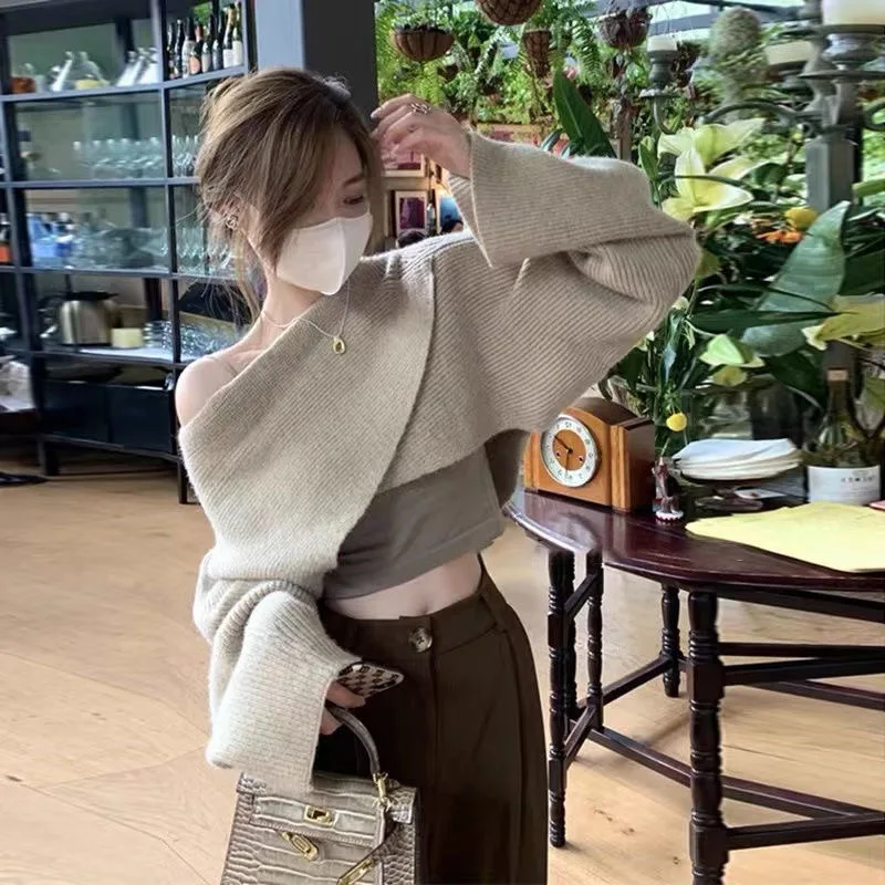 2022 Short Knit Sweater Loose Lazy Wind Gentle Top Pullover Spring and Autumn Off-the-shoulder Sweater Women's Design Sense 
2022 Short Knit Sweater Loose Lazy Wind Gentle Top Pullover Spring and Autumn Off-the-shoulder Sweater Women's Design Sense