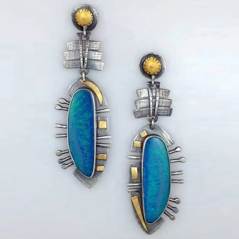 Creative Retro Irregular Shape Pasted with Blue Pattern Earrings Silver Color Metal Geometric Fish Shaped Shells Dangle Earrings
Creative Retro Irregular Shape Pasted with Blue Pattern Earrings Silver Color Metal Geometric Fish Shaped Shells Dangle Earrings