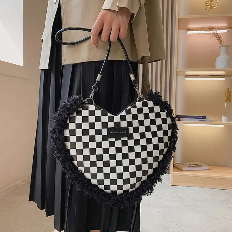 New Autumn Winter Plaid Heart-shaped Shoulder Bags Brand Design Crossbody Bag Simple Handbag Quality PU Leather Subaxillary Bags
New Autumn Winter Plaid Heart-shaped Shoulder Bags Brand Design Crossbody Bag Simple Handbag Quality PU Leather Subaxillary Bags