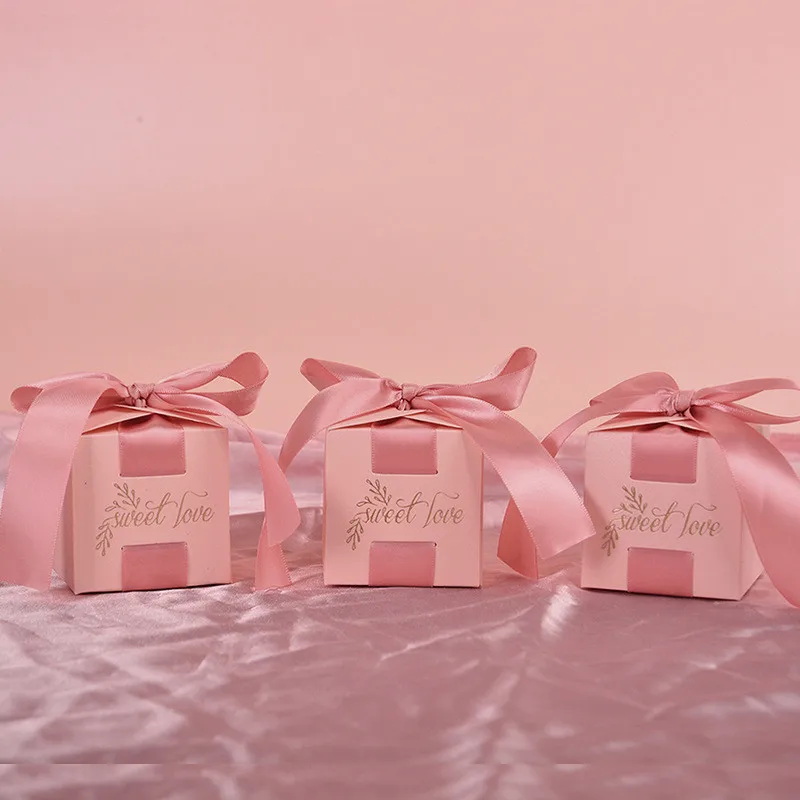 

20/30/50pcs Pink Cardboard Gift Boxes for Wedding Details Guests Red Ribbon Sweet Love Printed Dragee Box for Baptism Favors