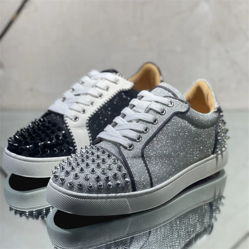 Модные брендовые дизайнерские черные Серебристые стильные красные низкие кроссовки с заклепками для мужчин повседневные лоферы на плоской подошве женские кроссовки с шипами 
Модные брендовые дизайнерские черные Серебристые стильные красные низкие кроссовки с заклепками для мужчин повседневные лоферы на плоской подошве женские кроссовки с шипами