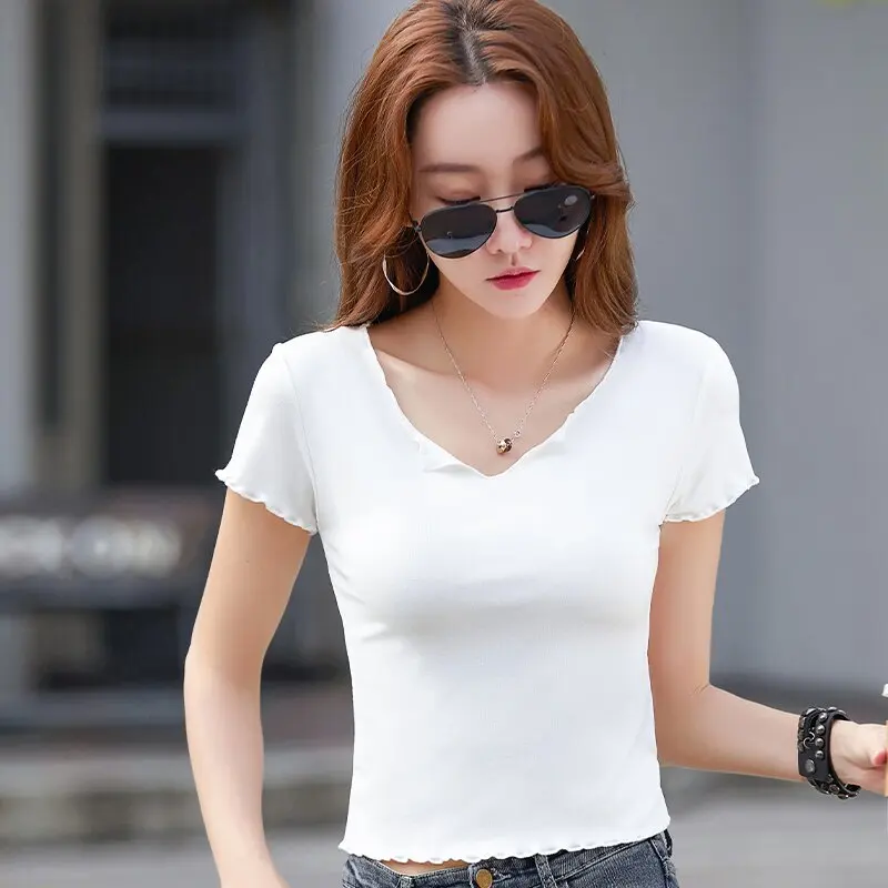 New short short-sleeved t-shirt summer solid color women's thin V-neck t-shirt Japanese and Korean version white new loose top
New short short-sleeved t-shirt summer solid color women's thin V-neck t-shirt Japanese and Korean version white new loose top