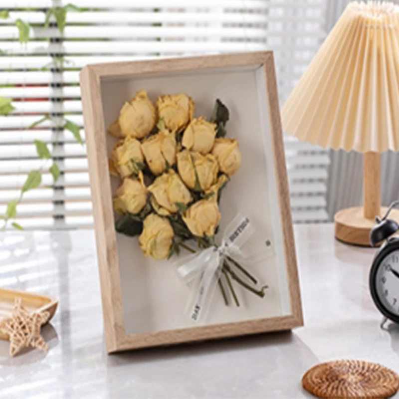 Фоторамка 7 дюймов с сухим цветком
Фоторамка 7 дюймов с сухим цветком