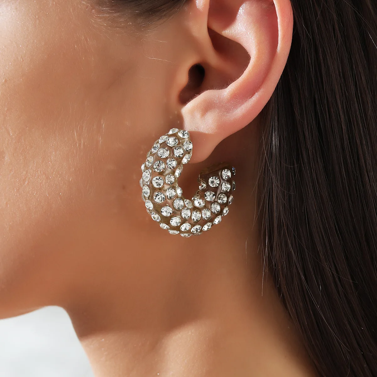 French niche temperament semicircle C- shaped ear buckle resin rhinestone thick ear ring women's party wedding jewelry earrings
French niche temperament semicircle C- shaped ear buckle resin rhinestone thick ear ring women's party wedding jewelry earrings