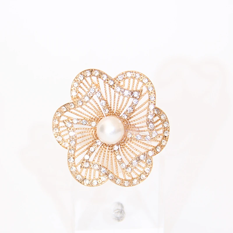 

MOZOG Popular Brooch Electroplated Exquisite Pins Fashion Jewelry Ultralight Flower Ornament Alloy Lapel Pin Clothing Decoration