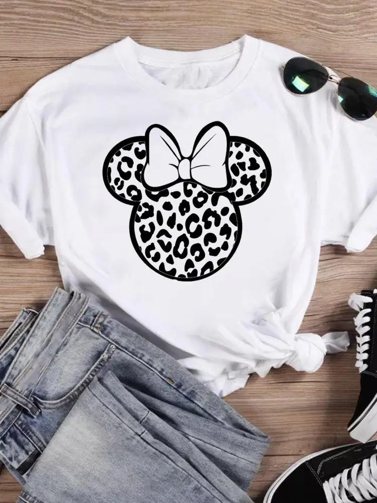 Модная женская одежда Disney с мультяшным принтом, футболка с Микки Маусом, Повседневная футболка с бантом и леопардовым принтом 90-х, трендовые...
Модная женская одежда Disney с мультяшным принтом, футболка с Микки Маусом, Повседневная футболка с бантом и леопардовым принтом 90-х, трендовые...