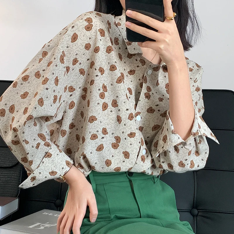 Leaf Graphic Square Neck Floral Chiffon Blouse Beige / Black Silky Not Easy To Wrinkle Long Sleeve Shirts For 2022 Spring
Leaf Graphic Square Neck Floral Chiffon Blouse Beige / Black Silky Not Easy To Wrinkle Long Sleeve Shirts For 2022 Spring