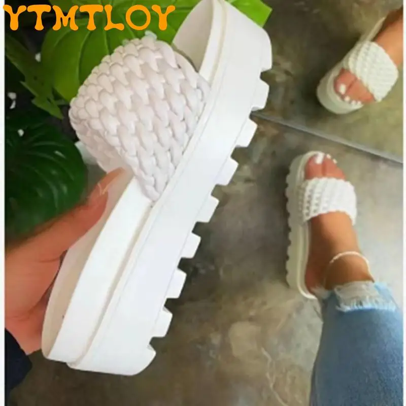 New summer weaving all-match fashion beach large size casual women's flat sandals and slippers35-43 House Slippers 
New summer weaving all-match fashion beach large size casual women's flat sandals and slippers35-43 House Slippers