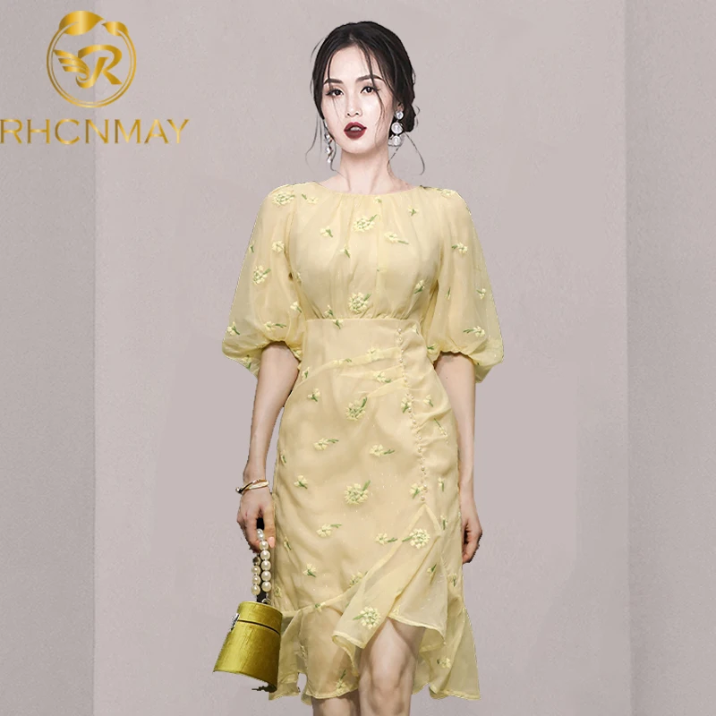 Women Midi Dress 2022 Summer Vintage Half Sleeve Floral Embroidery Gauze Yellow Fish Tail Dress Office Lady Folds Mermaid Desses
Women Midi Dress 2022 Summer Vintage Half Sleeve Floral Embroidery Gauze Yellow Fish Tail Dress Office Lady Folds Mermaid Desses