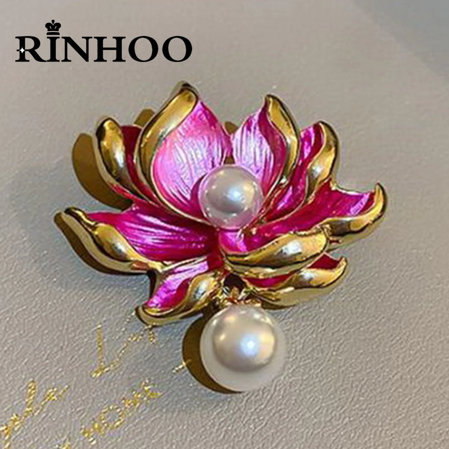 

Rinhoo Pink Enamel Lotus Flower Brooches For Women Elegant Imitation Pearl Floral Weddings Lapel Pins Bouquet Badge Jewelry Gift