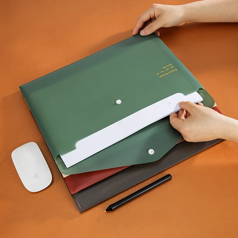 1Pc A4 File Holder Snap Button PV File Bag Thickening Desk Organizer Storage Bag Pencil Case Document Folders Student Stationery 
1Pc A4 File Holder Snap Button PV File Bag Thickening Desk Organizer Storage Bag Pencil Case Document Folders Student Stationery