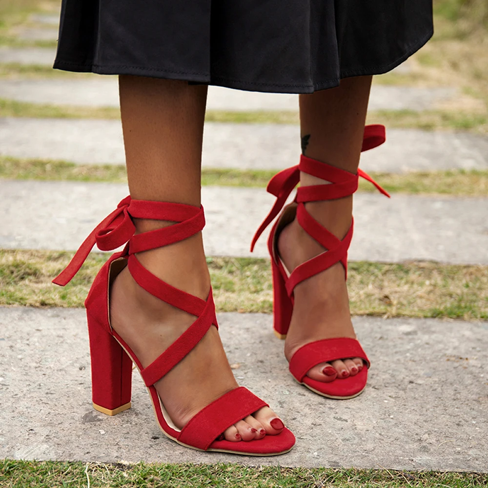 version waterproof platform super high heel sexy thick heel cross strap sandals nightclub open toe women's shoes large size
version waterproof platform super high heel sexy thick heel cross strap sandals nightclub open toe women's shoes large size