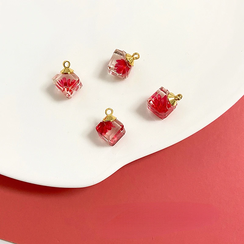 Red Immortal Flower Transparent Square Diamond Pendant Diy Girls Earrings Necklace Bracelet Headdress Pendant Flower Accessories 
Red Immortal Flower Transparent Square Diamond Pendant Diy Girls Earrings Necklace Bracelet Headdress Pendant Flower Accessories