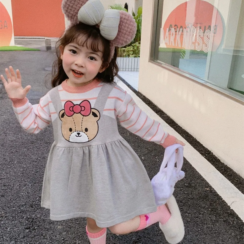Autumn Winter kids dress baby girls Knitted sweater dress Cartoon Bear Print Round Neck Stripe Fake Two Piece Dress
Autumn Winter kids dress baby girls Knitted sweater dress Cartoon Bear Print Round Neck Stripe Fake Two Piece Dress