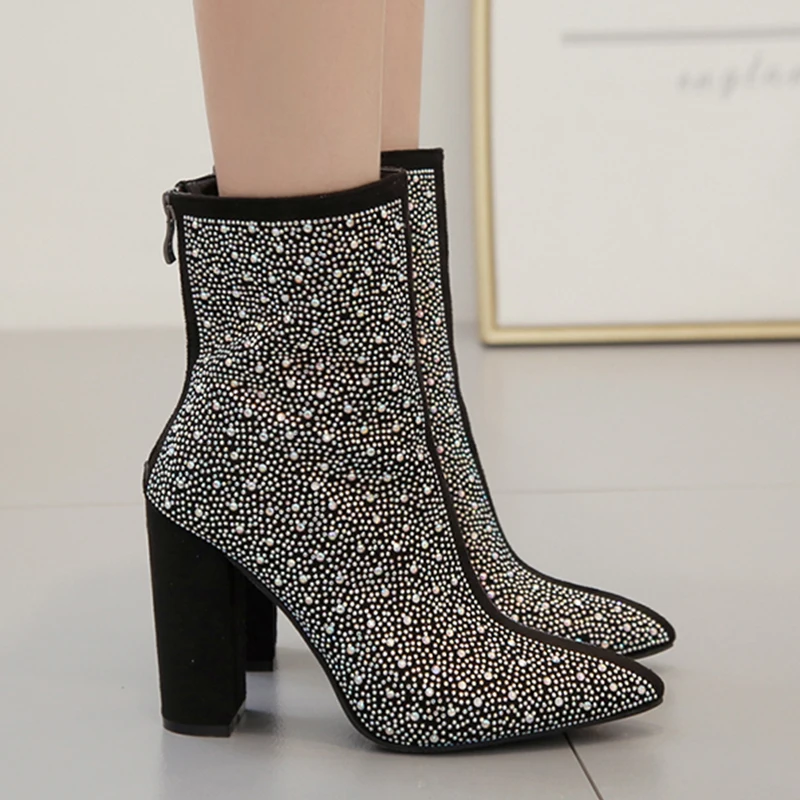 Женские туфли-лодочки большого размера, роскошные новые современные ботинки Стразы 2022, модная женская обувь, пикантные вечерние женские Бо... 
Женские туфли-лодочки большого размера, роскошные новые современные ботинки Стразы 2022, модная женская обувь, пикантные вечерние женские Бо...