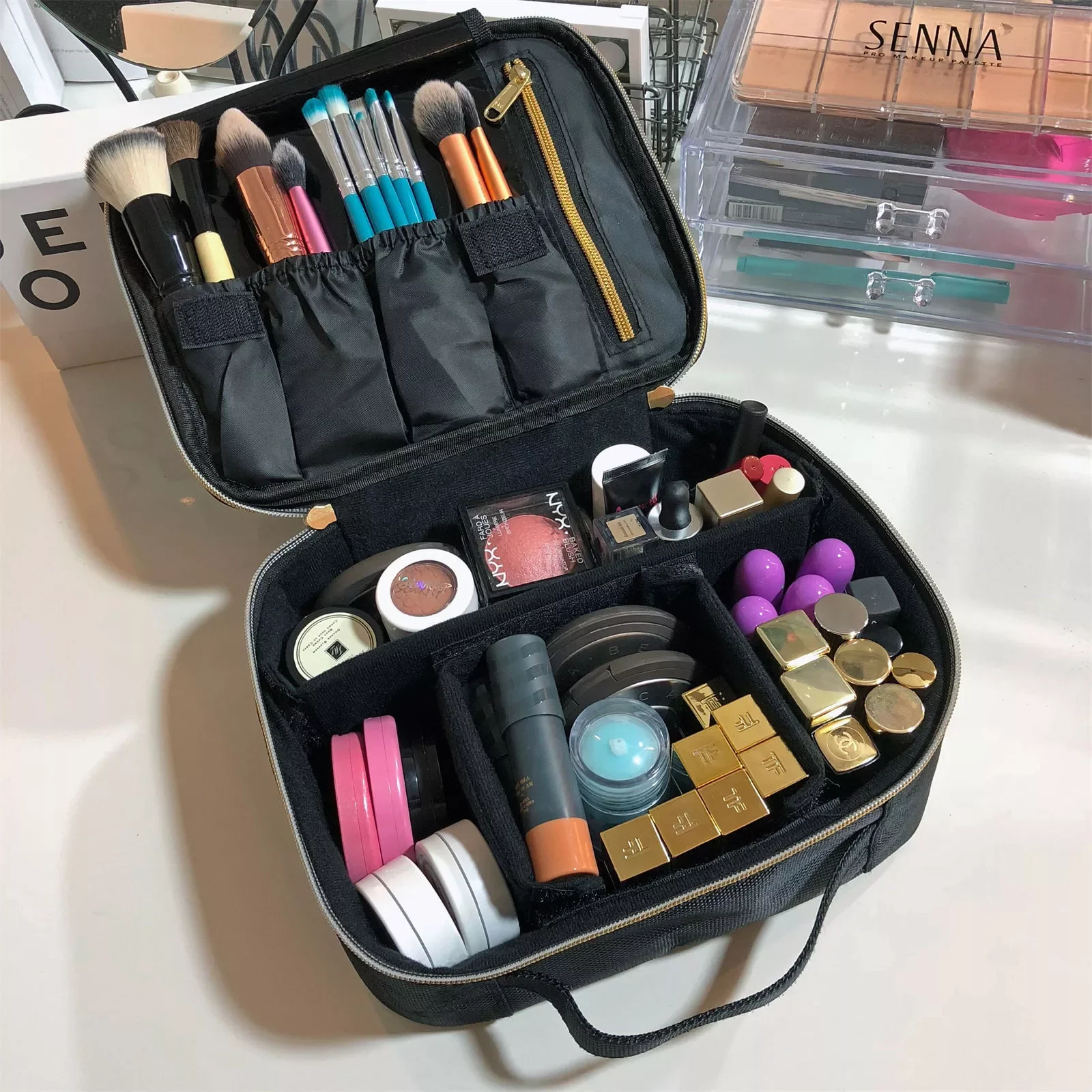 High Quality Makeup Case Brand Travel Cosmetic Bag For Women's Portable Beauticia Female Make Up Storage Box Nail Tool Suitc
High Quality Makeup Case Brand Travel Cosmetic Bag For Women's Portable Beauticia Female Make Up Storage Box Nail Tool Suitc