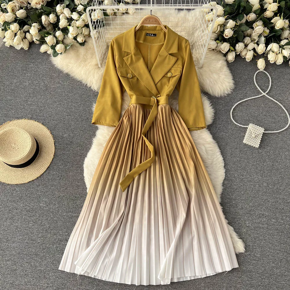 Women French Pleated Dress Color Matching Gradient Patchwork Notched A-line Dress Spring Chic Streetwear Midi Dresses
Women French Pleated Dress Color Matching Gradient Patchwork Notched A-line Dress Spring Chic Streetwear Midi Dresses