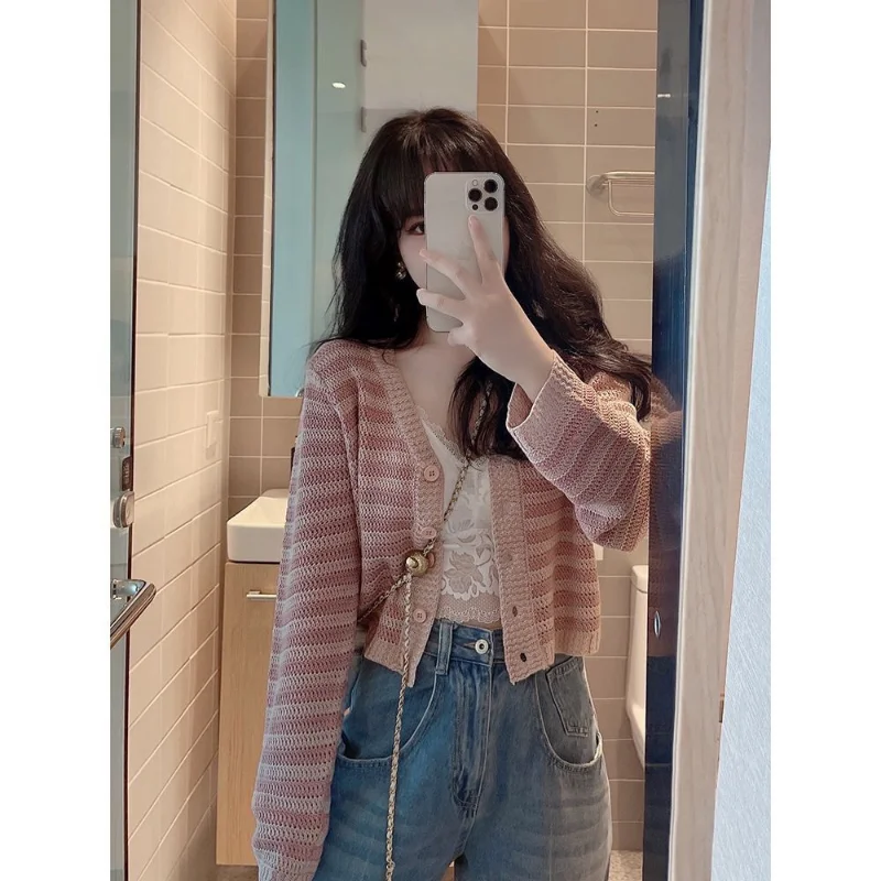 Весенний розовый вязаный кардиган в полоску с V-образным вырезом, Женский Нежный дизайнерский свитер на весну и осень, пальто, короткий свитер, Женский Топ
Весенний розовый вязаный кардиган в полоску с V-образным вырезом, Женский Нежный дизайнерский свитер на весну и осень, пальто, короткий свитер, Женский Топ