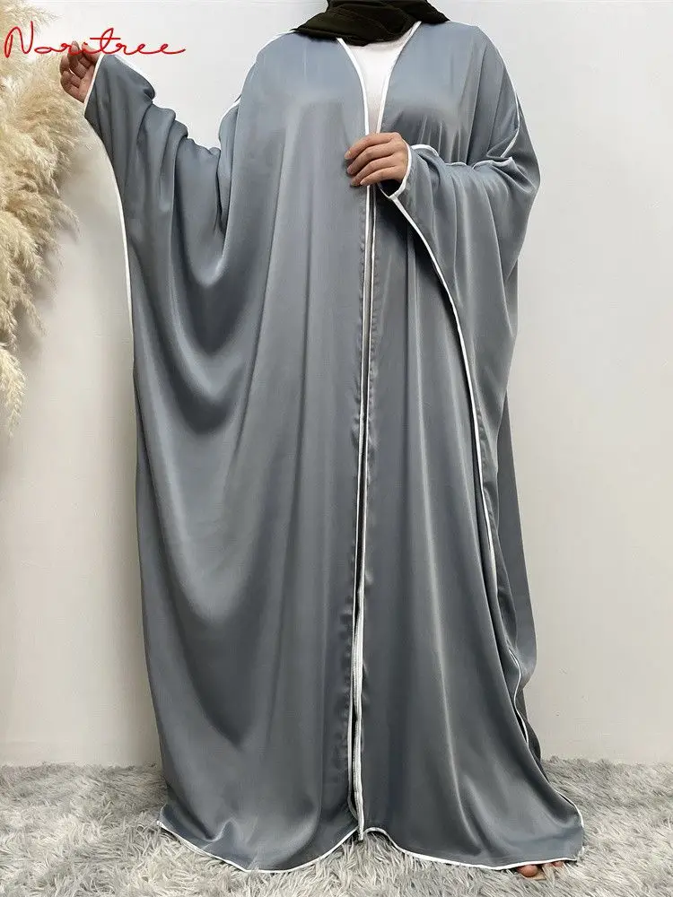 Ramadan Eid Fashion Bat Sleeved Loose Muslim Abayas Soft Robe Musulmane Abaya Silky Satin Muslim Arab Worship Clothing WY1552
Ramadan Eid Fashion Bat Sleeved Loose Muslim Abayas Soft Robe Musulmane Abaya Silky Satin Muslim Arab Worship Clothing WY1552