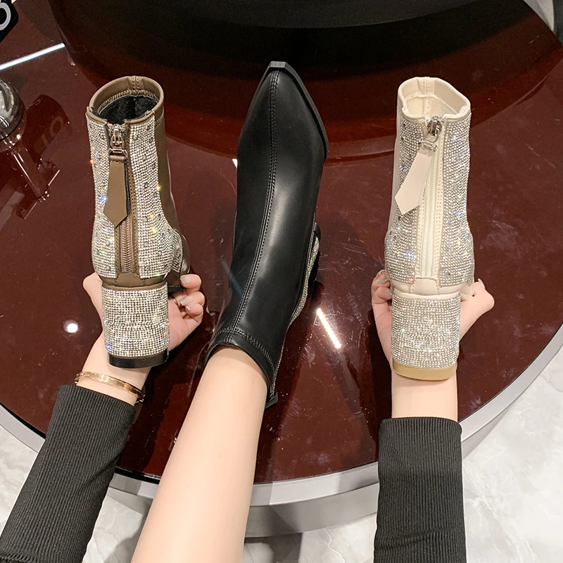 Модная обувь со стразами, женские ботинки, Зимние ботильоны на высоком каблуке, ботинки с острым носком и пряжкой, женская обувь на молнии
Модная обувь со стразами, женские ботинки, Зимние ботильоны на высоком каблуке, ботинки с острым носком и пряжкой, женская обувь на молнии