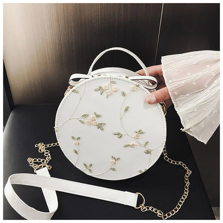 Hot Sale Sweet Lace Round Handbags Luxury PU Leather Women Crossbody Bags for Women 2023 Trend Small Fresh Flower Chain Shoulder
Hot Sale Sweet Lace Round Handbags Luxury PU Leather Women Crossbody Bags for Women 2023 Trend Small Fresh Flower Chain Shoulder