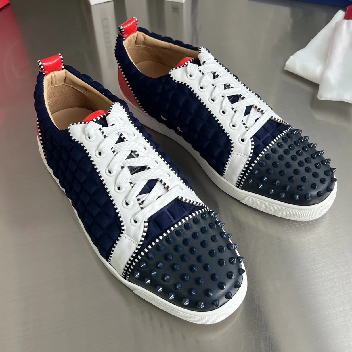 Top Quality Red Soled Womens Trendy Casual Shoes 35-48 Luxury Mens Real Leather Sneakers Designr Couple Rock Tide Shoes HJ1491
Top Quality Red Soled Womens Trendy Casual Shoes 35-48 Luxury Mens Real Leather Sneakers Designr Couple Rock Tide Shoes HJ1491